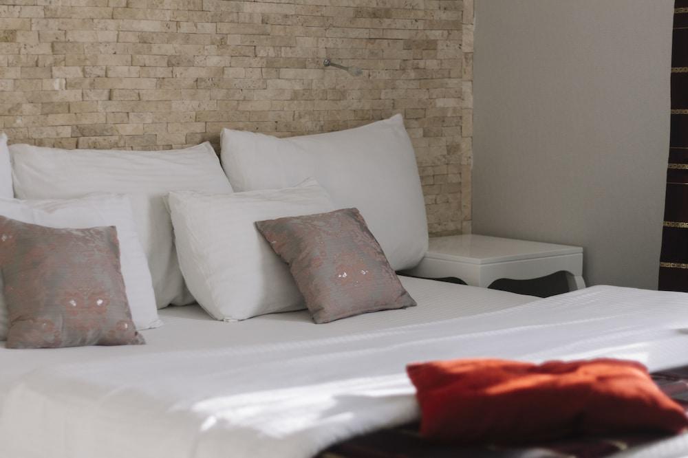 Hotel Melrose House 3*