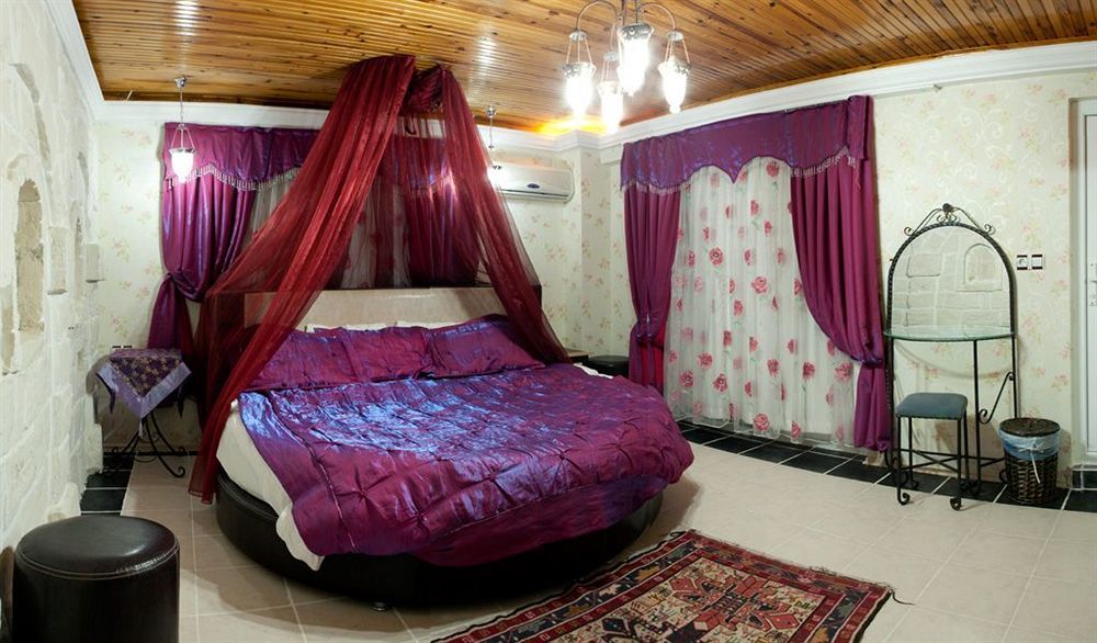 Melrose House 3*
