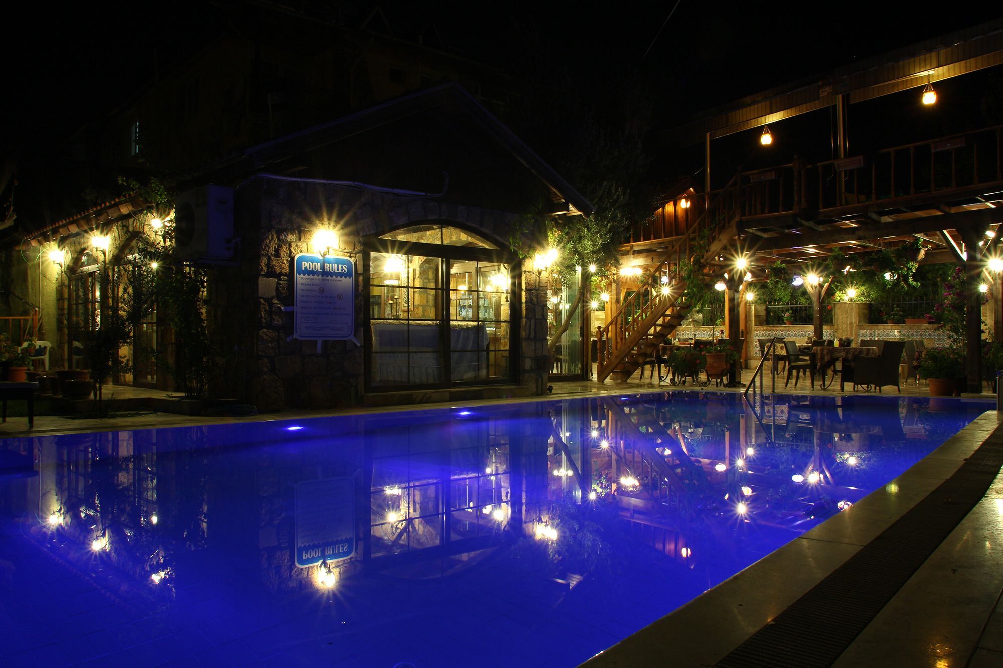 Melrose House 3*